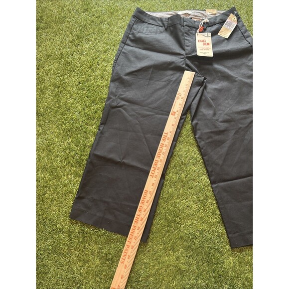 NWT Dockers Black Khaki Diem Straight Legged Womens 10 Metro Capri Pants - Picture 2 of 16